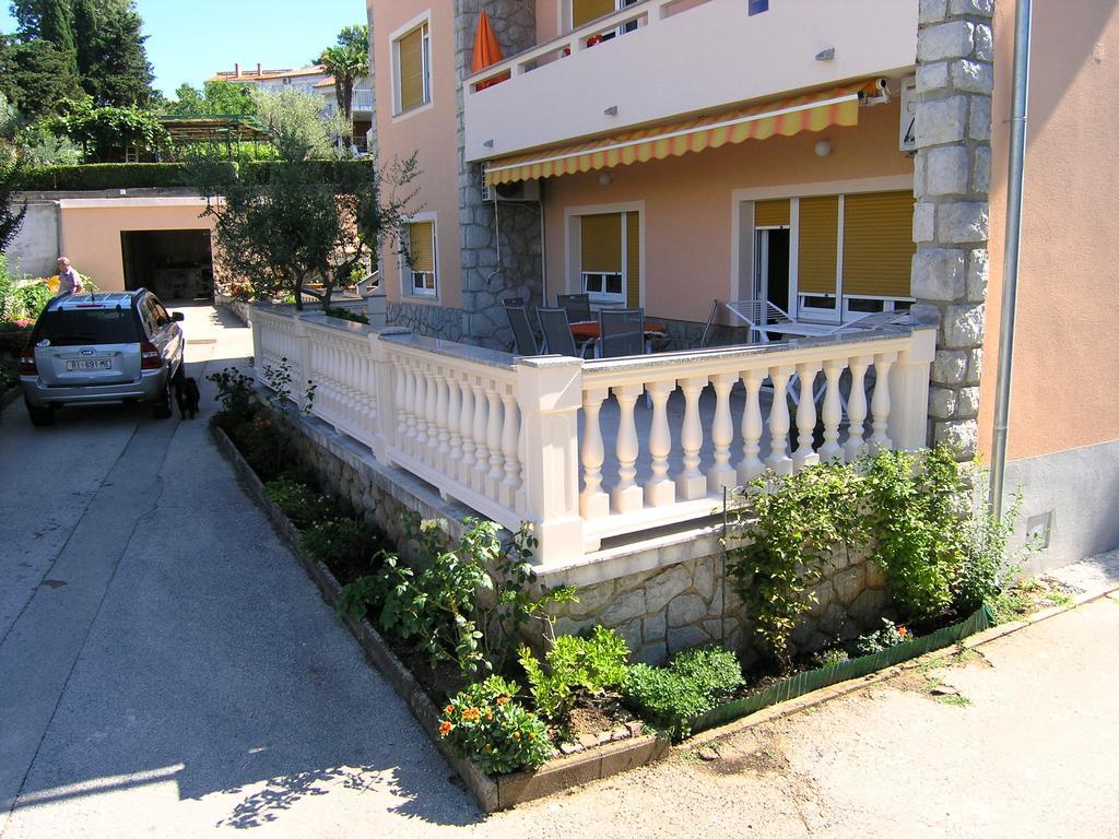 Apartment Julija Krk Town Exterior photo