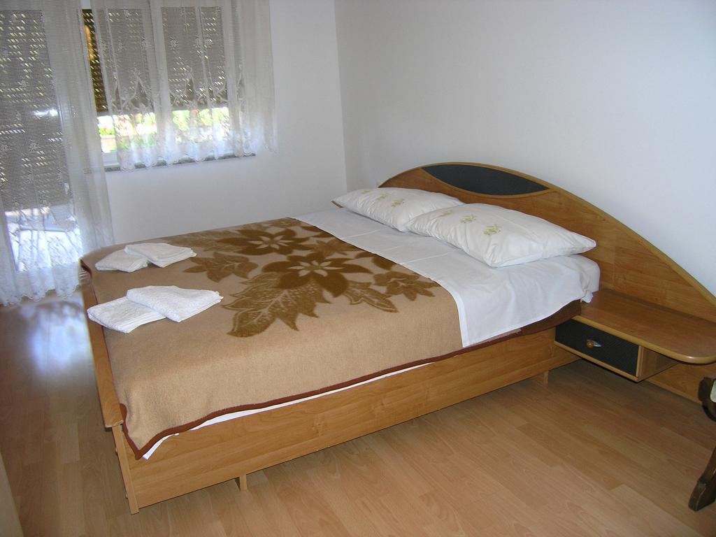 Apartment Julija Krk Town Exterior photo