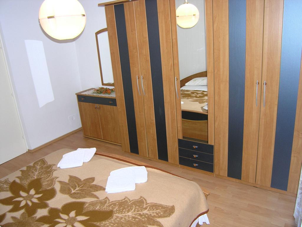 Apartment Julija Krk Town Exterior photo